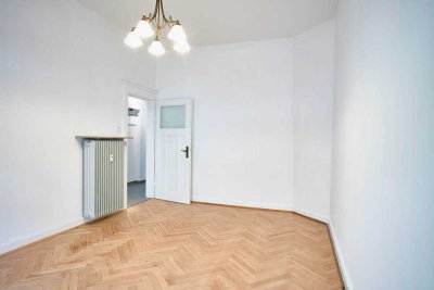 2,5 ZKB schöner Altbau Nähe der FH mit Kamin und großem Balkon