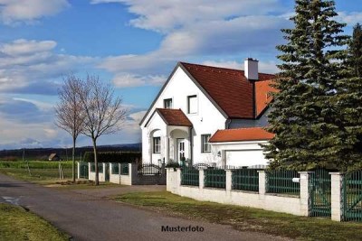 Neuwertiges Einfamilienhaus mit Garage - provisionsfrei