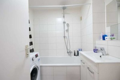 FREI! chice 2-Zi-Wohnung mit großer Loggia + chicem Bad + EBK + Stellpl.in Puchheim/Bhf.