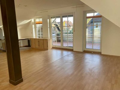 Lichtdurchflutetes Atelier mit Kamin und großer Loggia – Stilvolles Wohnen auf 70 m²