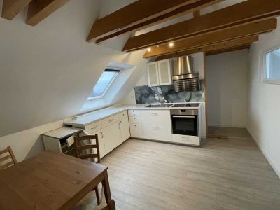 Schöne 2-Zimmer-DG-Wohnung mit Einbauküche, Badenweiler
