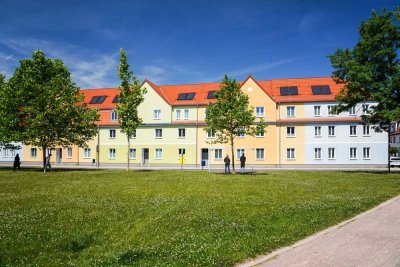 Sanierte 2-Raum-Wohnung mit Balkon, Einbauküche und vielen Extras