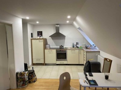 möblierte Dachgeschosswohnung mit EBK in Gelsenkirchen