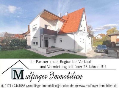 Saniertes Einfamilienhaus mit Stellplätzen, Garten und Freisitz