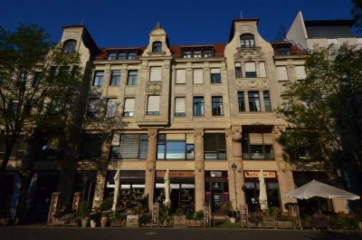 Sanierte 3-Zimmer-Wohnung in Zentrum-West mit Parkettfußboden und Balkon !