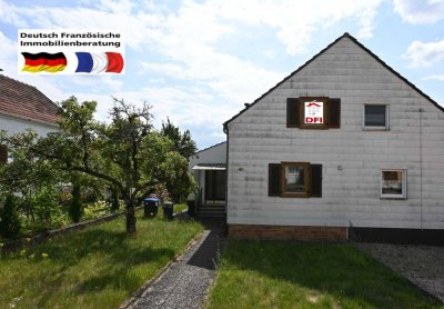 Renovierungsbedürftige Doppelhaushälfte in Saarbrücken am Bellevue zu verkaufen