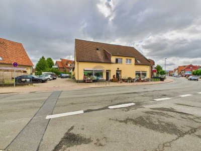 Invest & Eigennutz: Wohnhaus mit 2 Läden, Lager & Ausbaureserve