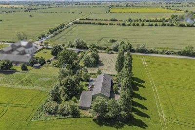 Resthof in schöner Feldrandlage von Vadersdorf mit diversen Nutzungs- und Gestaltungsoptionen