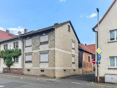Rohbau mit Scheune im Ortskern von Mömlingen