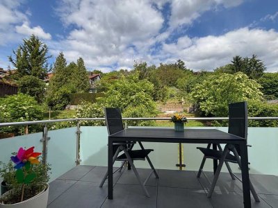 Neuwertige 3-Zimmer-Dachgeschoss-Wohnung mit Garage und Hobbyraum!