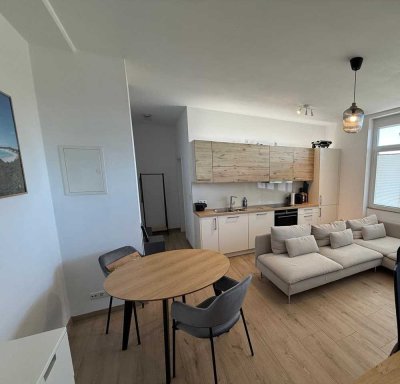 Möbliert: helle 1 ZKB Erdgeschosswohnung