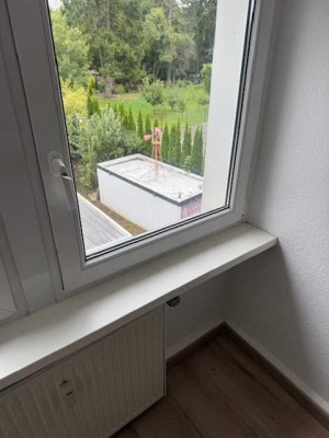 Attraktive 3-Zimmer-DG-Wohnung mit gehobener Innenausstattung, Garage/Zufahrt und Garten in Solingen