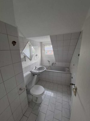 Attraktive 2-Zimmer Wohnung, saniert, in Oberhausen Schwarze Heide