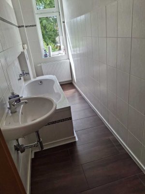 3-Raum-Wohnung mit Laminat und Tageslichtbad in Arnstadt