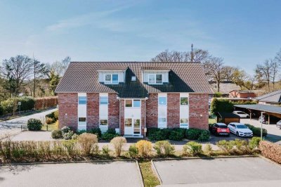 Modernes MFH mit acht individuellen Wohneinheiten + Carportanlage nh. Bahnhof