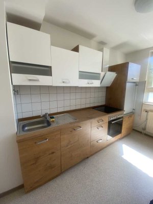 *2-Zimmer-Wohnung mit Balkon und idealer Verkehrsanbindung