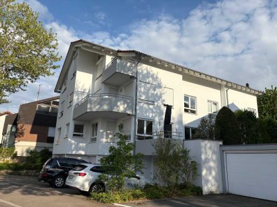 In Bestlage Tannenberg in Böblingen, 2,5 Zimmer Hochparterre-Wohnung in einem 5-Familienhaus