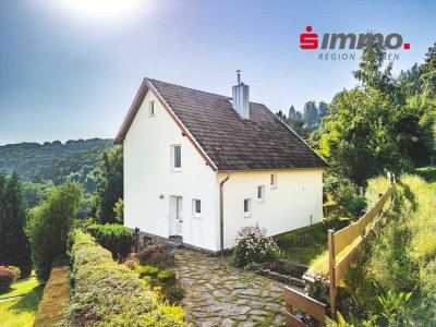 Charmantes Einfamilienhaus in idyllischer Hanglage