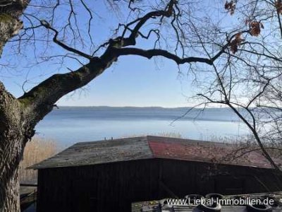 Gepflegter Bungalow mit Bootsschuppen