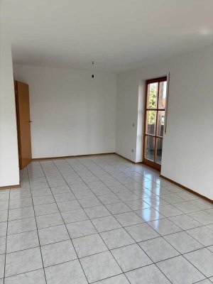 Gemütliche und großzügige 3 Zimmerwohnung in Pflugdorf