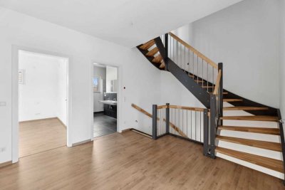 **Traumhaus mit begehbaren Kleiderschrank, offener Küche und viiiiel Platz** (Sofort einzugsbereit)