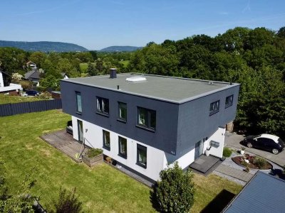 Exklusives Einfamilienhaus im Bauhaus-Villenstil mit traumhafter Aussicht auf das Wiehengebirge
