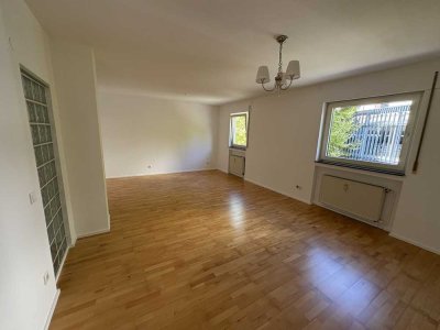 Frisch Renoviert - 2 Z/K/B/WC - Wohnung nahe Bensheimer Stadtmitte.