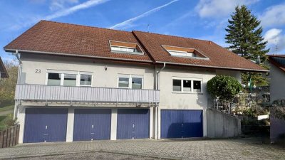 Lichtdurchflutete DG-Wohnung mit Weitblick und neuer Einbauküche