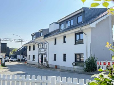 **Gemütlich und attraktiv mit Terrasse und Stellplatz**