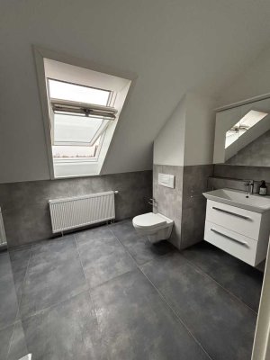 Stilvoll wohnen über den Dächern - 4-Zimmer-Wohnung, 103 qm, komplett renoviert