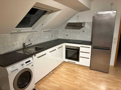 Schöne 2,5-Raum-DG-Wohnung mit EBK und Balkon sowie Gartenhaus in Achern