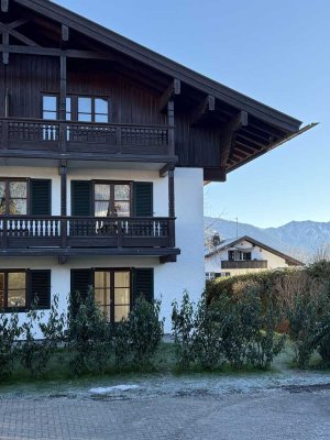 Wunderschöne, neu renovierte Erdgeschoss Wohnung mit Balkon und Garten