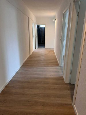 Schönes Zimmer in renovierter Student:innen WG // Beautiful room in a renovated student shared apart