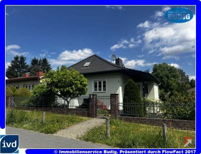Liebevoll gestaltetes Einfamilienhaus auf traumhaftem Grundstück