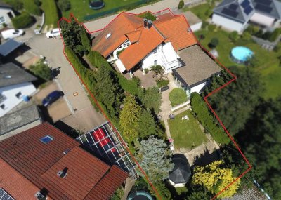 Traumhaft schönes Anwesen mit parkähnlichem Garten und Wellnessbereich