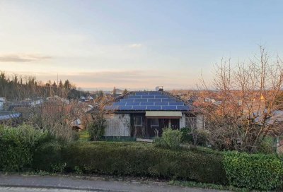 Wohnhaus mit Vogesenblick auf großem Grundstück.