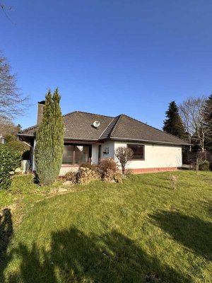 **Varel** 
gepflegter Bungalow mit Ausbaureserve -
-Ebenerdiges Wohnen - zentrumsnah