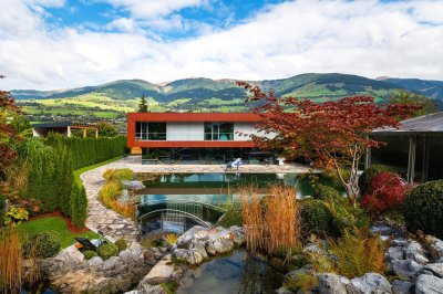 Traumhaftes Wohnhaus mit Gartenlandschaft, Naturteichen und Sauna