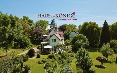 Liebevoll saniertes Einfamilienhaus mit Traumgarten in privilegierter Wohnlage
