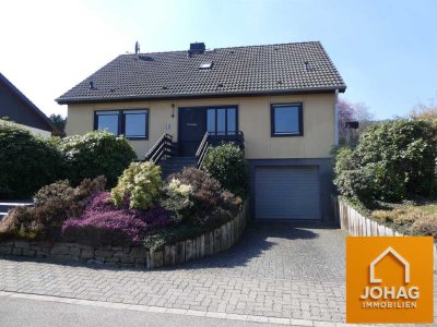 Absolut familientauglich, auf zwei Wohnetagen mit Vollkeller und Sonnengarten!