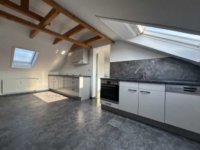 Charmante 3,5 Zimmer-Dachgeschosswohnung mit Klimaanlage in Uhingen