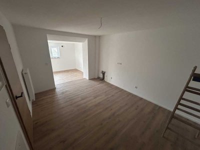 Möblierte, Geschmackvolle 2-Zimmer-Wohnung mit gehobener Innenausstattung mit Balkon in Beilngries