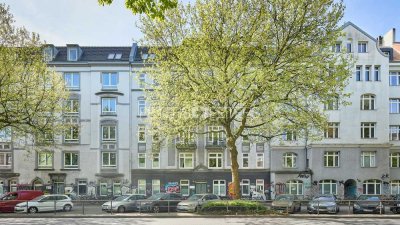 + Charmante 2-Zimmer-Altbauwohnung mit Südbalkon in zentraler Lage +