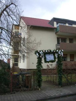 Im 4 Familien Haus schöne 2 Zimmer, Kochnische, Bad, Einbauküche,  Budenheim