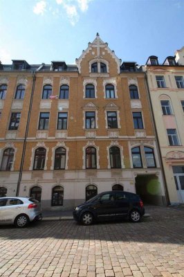 geräumige und ruhige 3 Raum mit Balkon