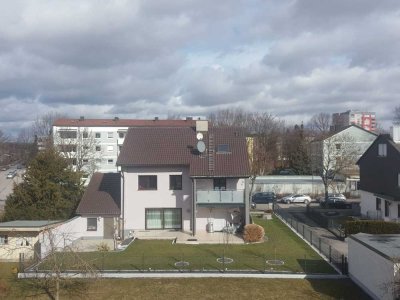 Vollständig renovierte DGW. Die Einbauküche muss abgenommen werden.