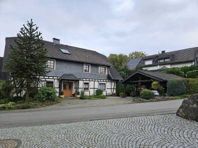 Gepflegte 4-Zimmer Maisonette-Wohnung mit kleiner Terrasse in Kürten