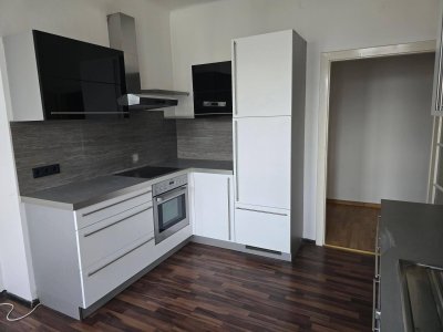 ALTBAUMIETWOHNUNG IN ZENTRUMSNÄHE!