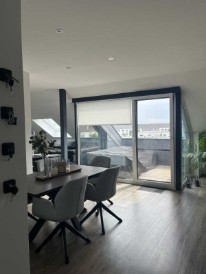 Neuwertige: Moderne 3-Zimmer Dachgeschosswohnung mit Loggia und Balkon in Viersen