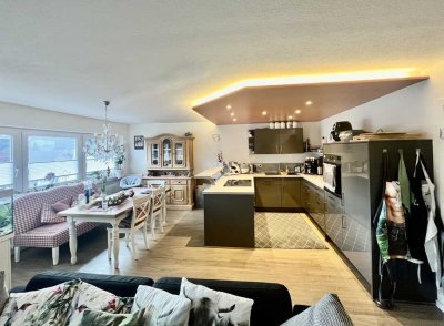 Traumhafte 4 Zimmer Wohnung im 2. OG, mit Sonnenloggia